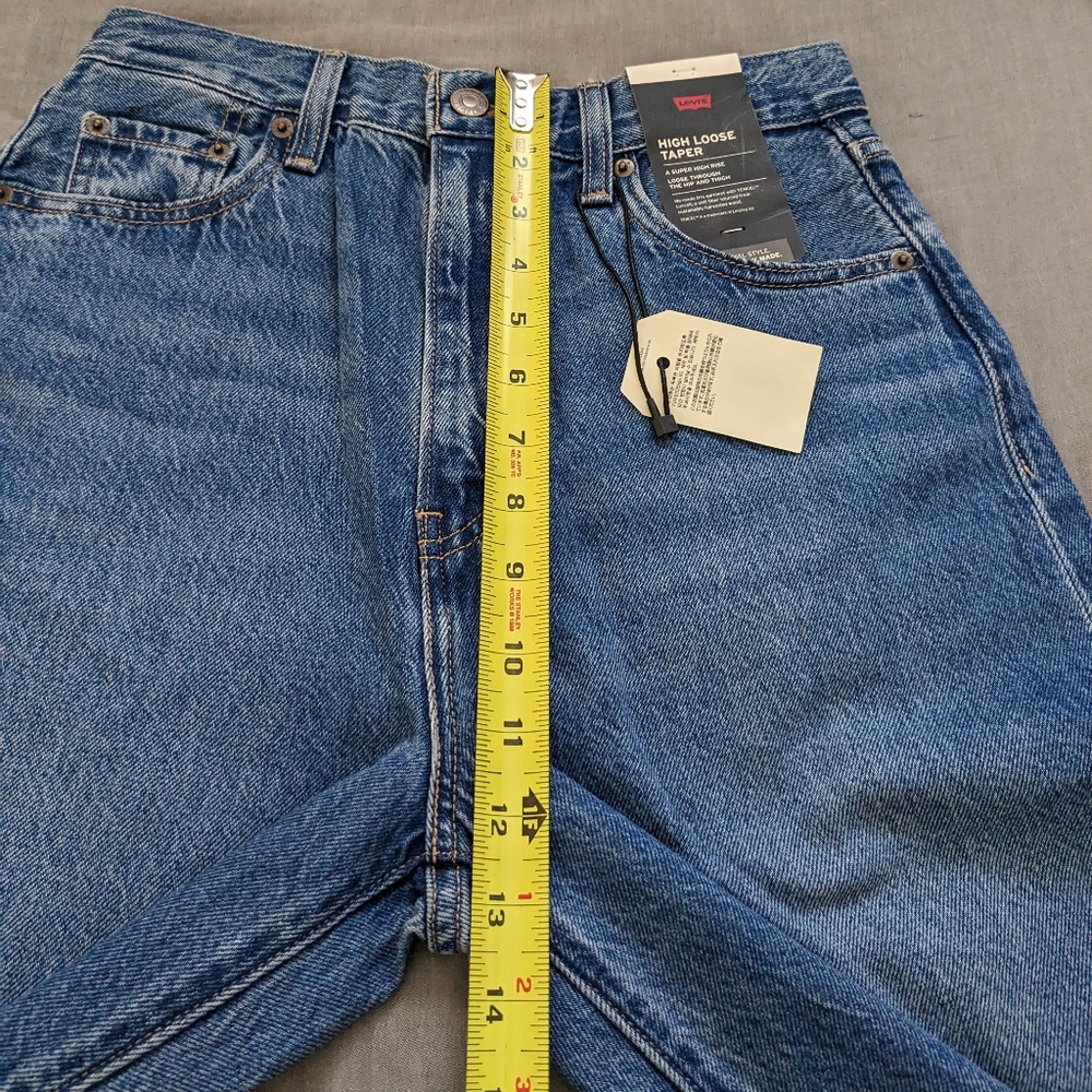 Levi's High Loose Taper Jeans - Picture 5 of 10